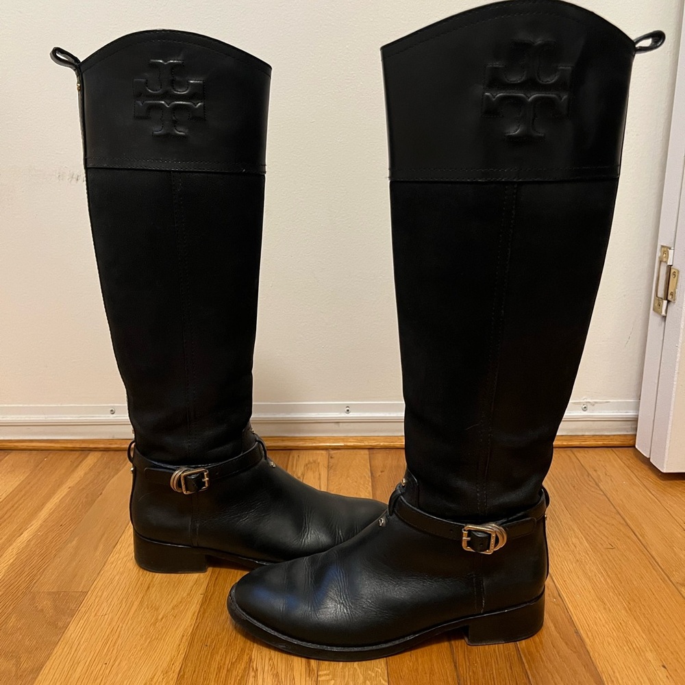 Elegant Black Knee-High Boots with Logo